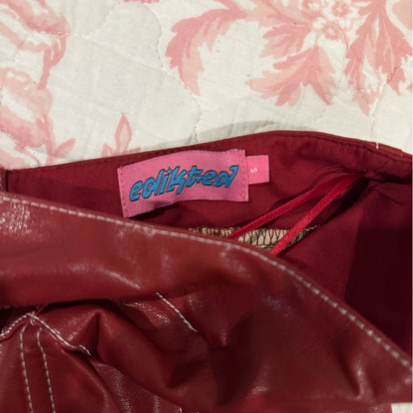 Edited corset - Picture 3 of 3